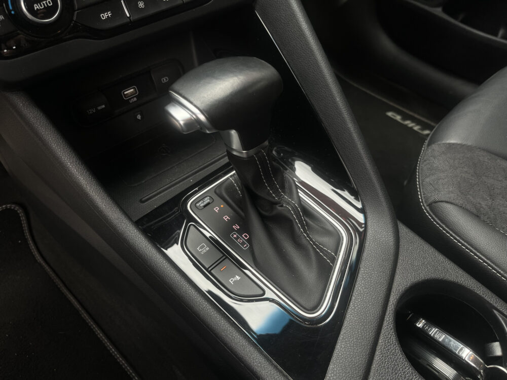 Kia Niro 1.6 GDi Hybrid DynamicPlusLine // AFN. TREKHAAK // ADAPT. CRUISE // KEYLESS // DODEHOEK // CAMERA+SENSOREN // JBL AUDIO // STUUR 26