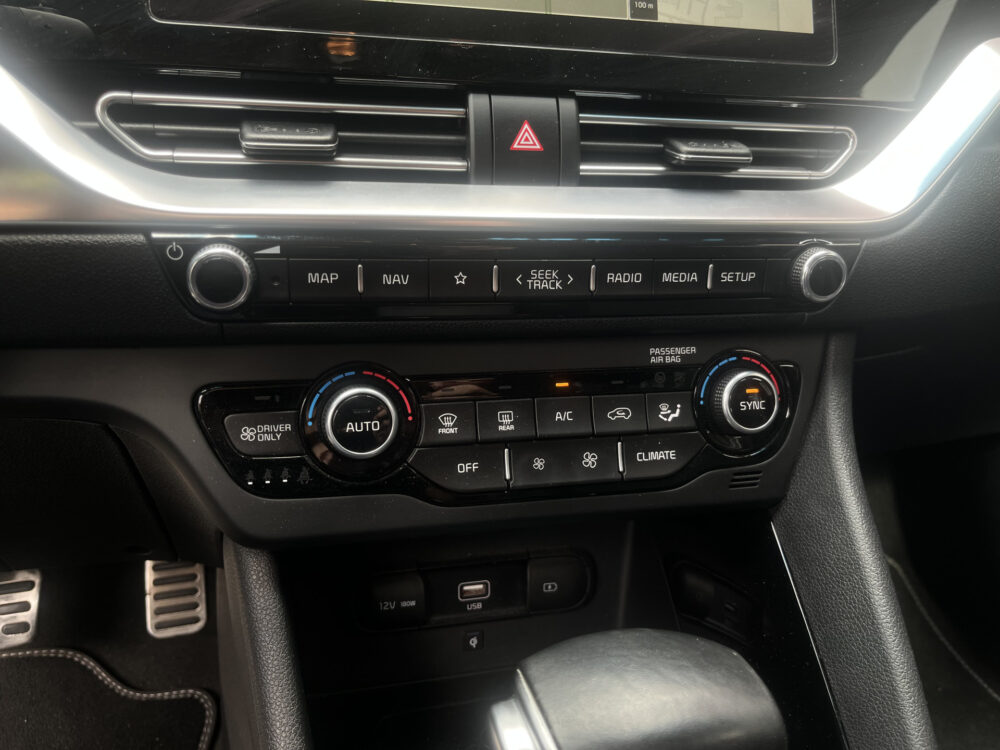 Kia Niro 1.6 GDi Hybrid DynamicPlusLine // AFN. TREKHAAK // ADAPT. CRUISE // KEYLESS // DODEHOEK // CAMERA+SENSOREN // JBL AUDIO // STUUR 28