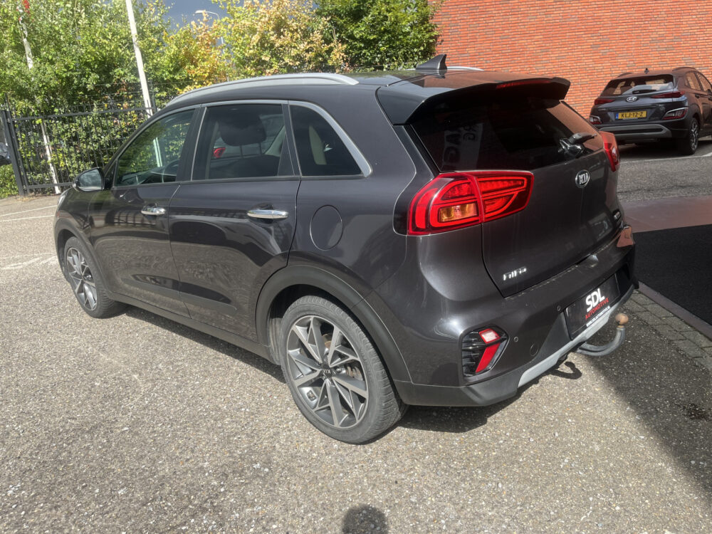 Kia Niro 1.6 GDi Hybrid DynamicPlusLine // AFN. TREKHAAK // ADAPT. CRUISE // KEYLESS // DODEHOEK // CAMERA+SENSOREN // JBL AUDIO // STUUR 3