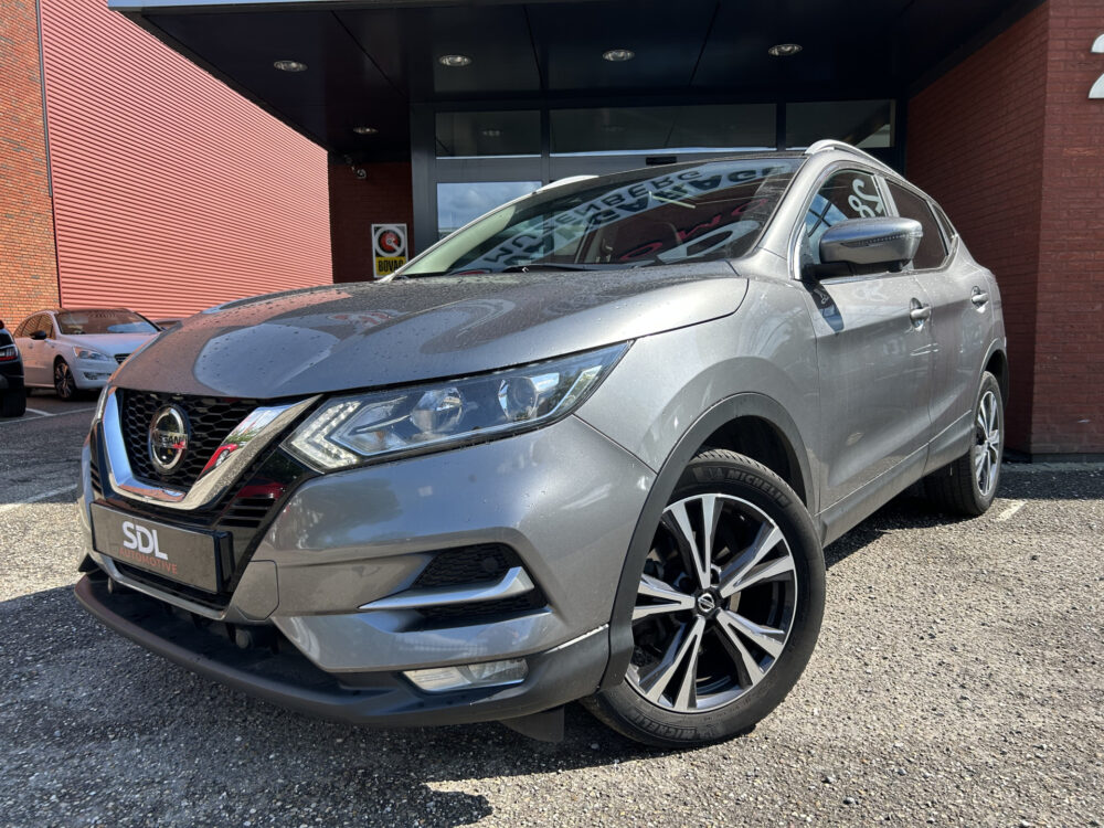 Nissan QASHQAI 1.3 DIG-T 160PK!! N-Connecta // PANO-DAK // NAVI + CARPLAY // 360 CAMERA // PDC V+A // STOELVERWARMING 1