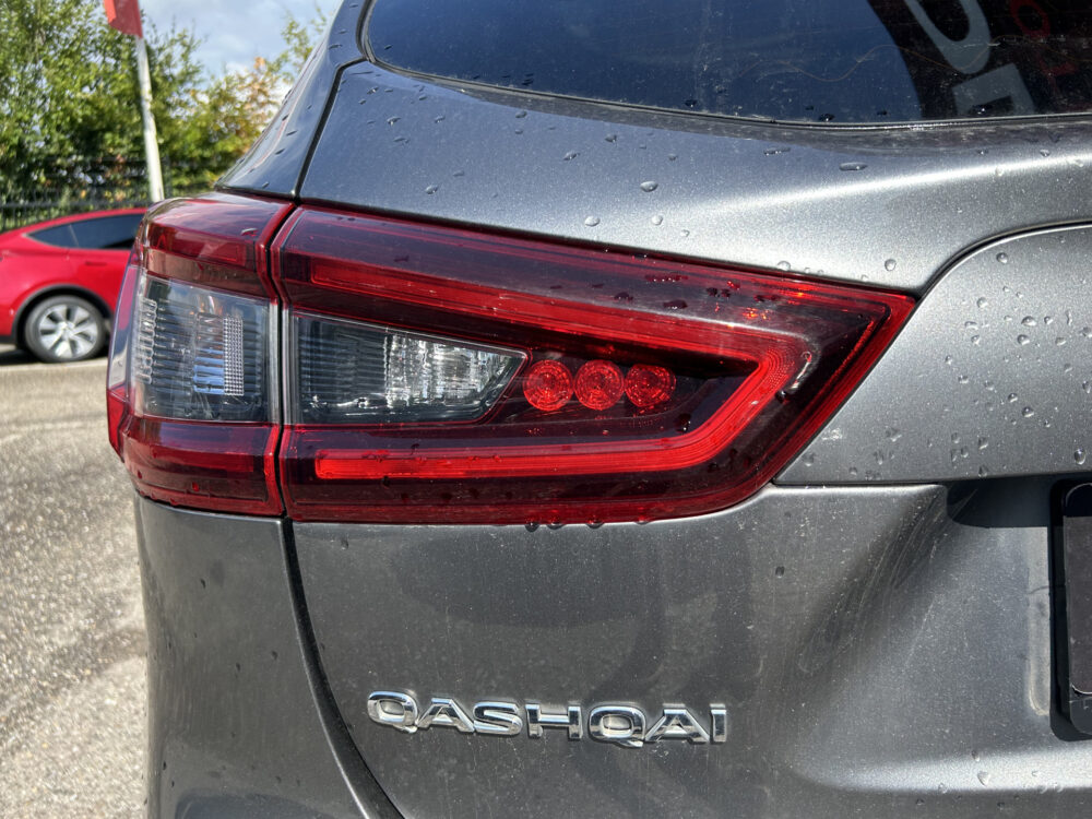 Nissan QASHQAI 1.3 DIG-T 160PK!! N-Connecta // PANO-DAK // NAVI + CARPLAY // 360 CAMERA // PDC V+A // STOELVERWARMING 33
