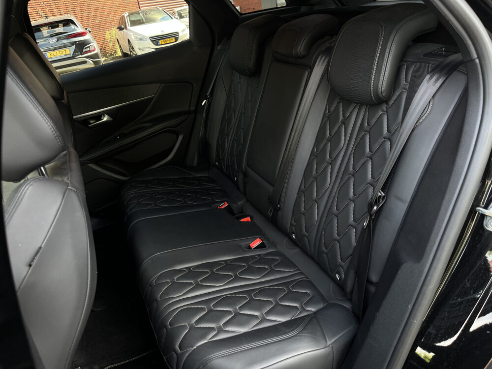 Peugeot 3008 1.6 Turbo GT Line // LEDER // ELEK. STOEL+GEHEUGEN // DODEHOEK // KEYLESS // ELEK. KLEP // CAMERA+SENSOREN // NAVI+CARPLAY // 18