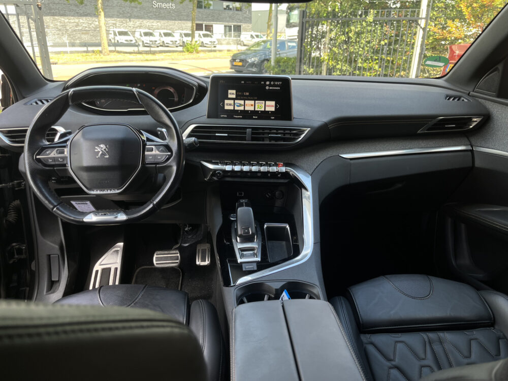 Peugeot 3008 1.6 Turbo GT Line // LEDER // ELEK. STOEL+GEHEUGEN // DODEHOEK // KEYLESS // ELEK. KLEP // CAMERA+SENSOREN // NAVI+CARPLAY // 19