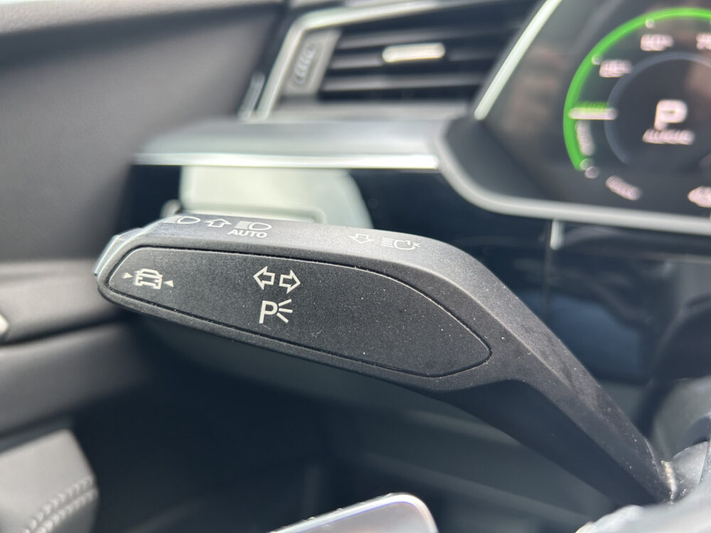 Audi e-tron 55 quattro Advanced edition Plus 95 kWh DEALER ONDERHOUDEN!! // PANO/SCHUIFKANTELDAK // FULL LED // NAVI + CARPLAY // MEMORY //  10