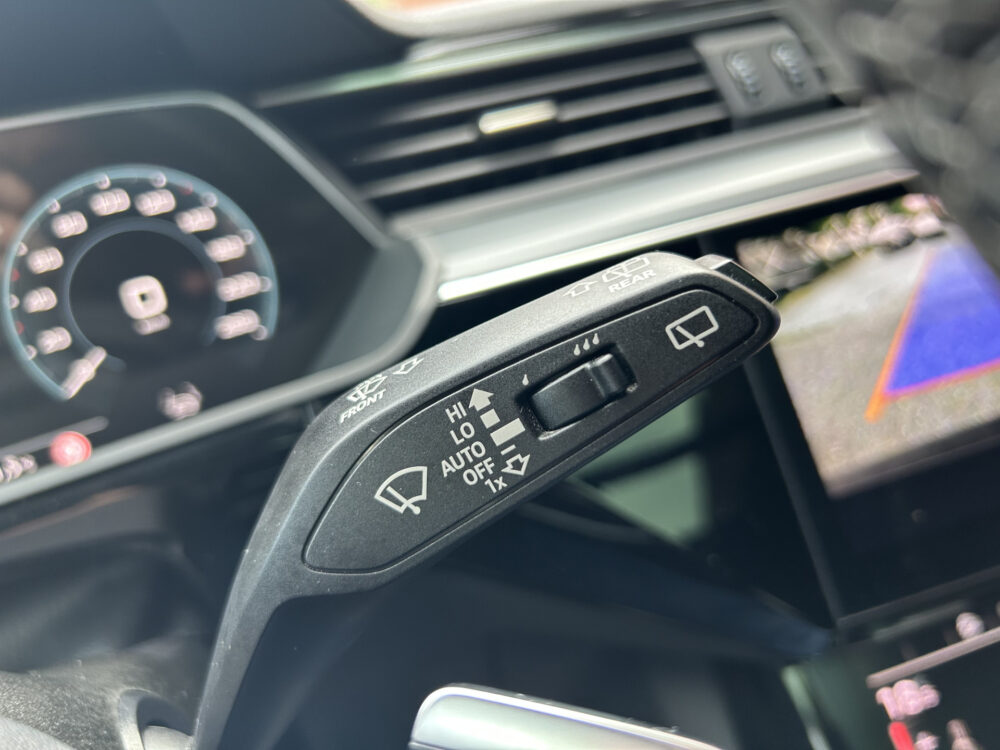 Audi e-tron 55 quattro Advanced edition Plus 95 kWh DEALER ONDERHOUDEN!! // PANO/SCHUIFKANTELDAK // FULL LED // NAVI + CARPLAY // MEMORY //  12