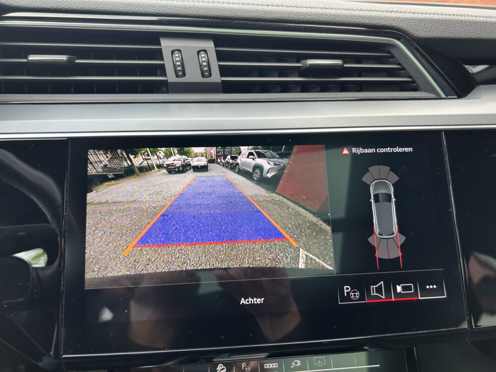 Audi e-tron 55 quattro Advanced edition Plus 95 kWh DEALER ONDERHOUDEN!! // PANO/SCHUIFKANTELDAK // FULL LED // NAVI + CARPLAY // MEMORY //  17