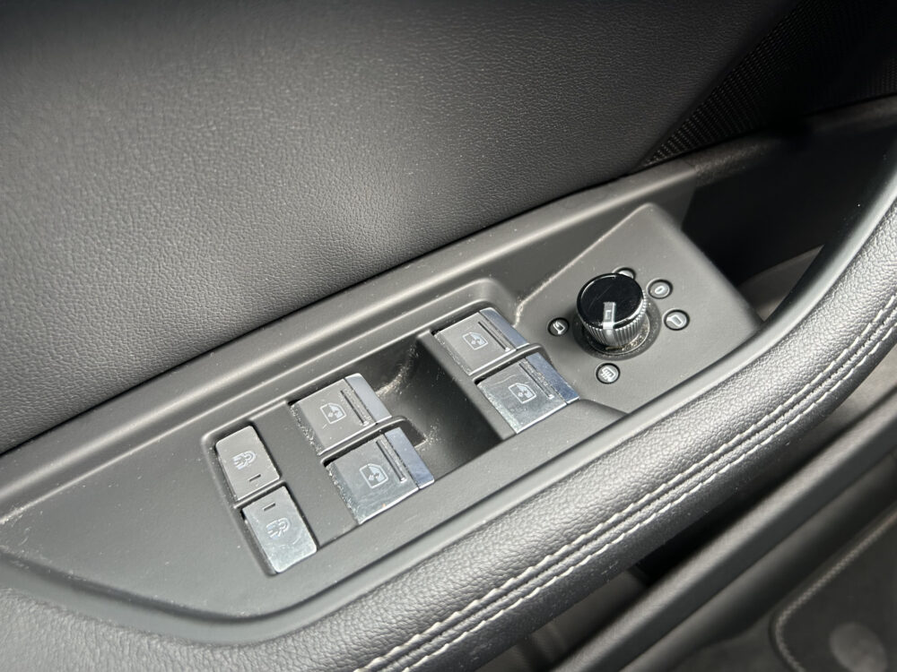 Audi e-tron 55 quattro Advanced edition Plus 95 kWh DEALER ONDERHOUDEN!! // PANO/SCHUIFKANTELDAK // FULL LED // NAVI + CARPLAY // MEMORY //  25
