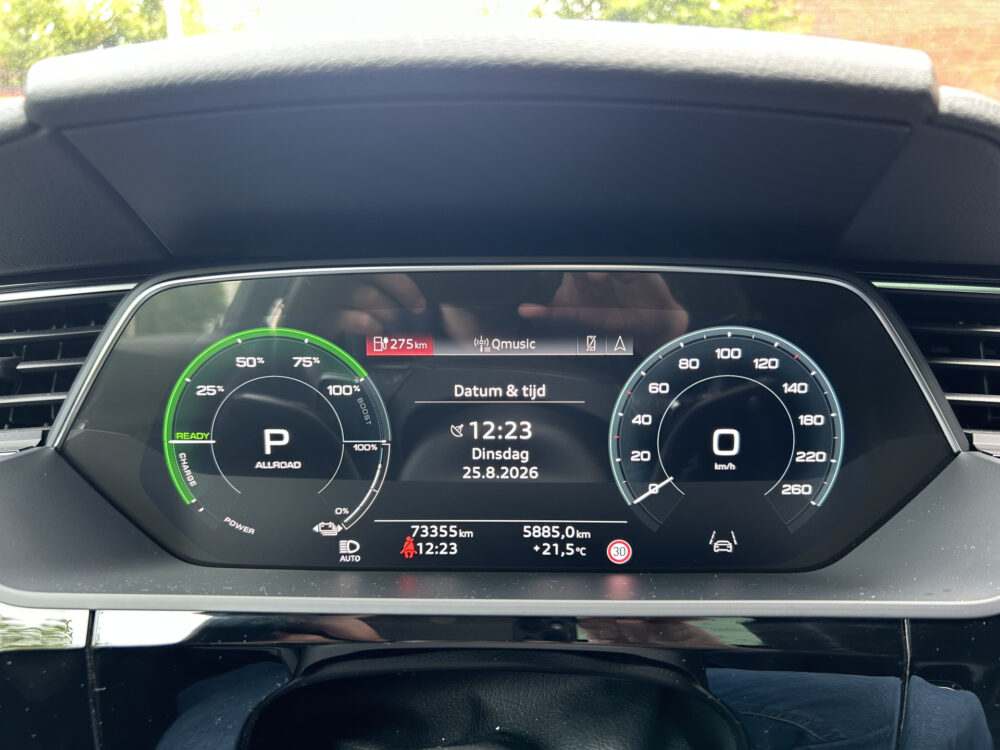Audi e-tron 55 quattro Advanced edition Plus 95 kWh DEALER ONDERHOUDEN!! // PANO/SCHUIFKANTELDAK // FULL LED // NAVI + CARPLAY // MEMORY //  40