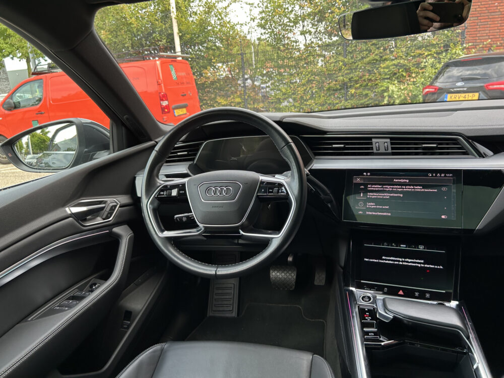 Audi e-tron 55 quattro Advanced edition Plus 95 kWh DEALER ONDERHOUDEN!! // PANO/SCHUIFKANTELDAK // FULL LED // NAVI + CARPLAY // MEMORY //  6