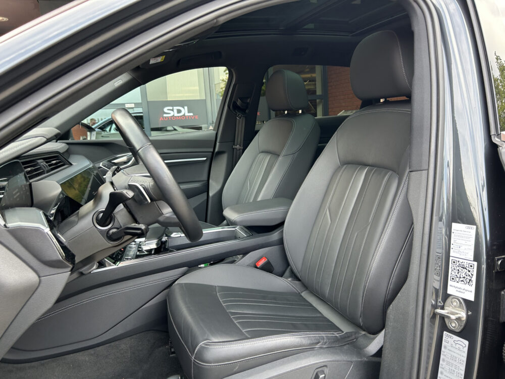 Audi e-tron 55 quattro Advanced edition Plus 95 kWh DEALER ONDERHOUDEN!! // PANO/SCHUIFKANTELDAK // FULL LED // NAVI + CARPLAY // MEMORY //  7