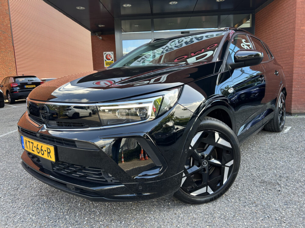 Opel Grandland 1.6 Turbo Plug-In Hybrid GSe // NAVI // ELEK. ACHTERKLEP // CAMERA // ADAPTIVE CRUISE // STOEL + STUUR VERWARMING // 1