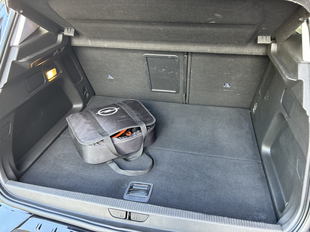 Opel Grandland 1.6 Turbo Plug-In Hybrid GSe // NAVI // ELEK. ACHTERKLEP // CAMERA // ADAPTIVE CRUISE // STOEL + STUUR VERWARMING // 32