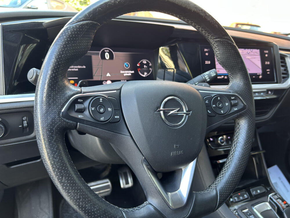 Opel Grandland 1.6 Turbo Plug-In Hybrid GSe // NAVI // ELEK. ACHTERKLEP // CAMERA // ADAPTIVE CRUISE // STOEL + STUUR VERWARMING // 6