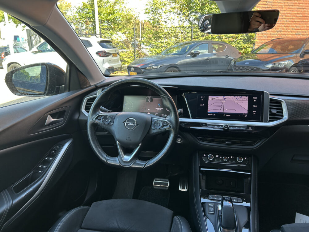 Opel Grandland 1.6 Turbo Plug-In Hybrid GSe // NAVI // ELEK. ACHTERKLEP // CAMERA // ADAPTIVE CRUISE // STOEL + STUUR VERWARMING // 7