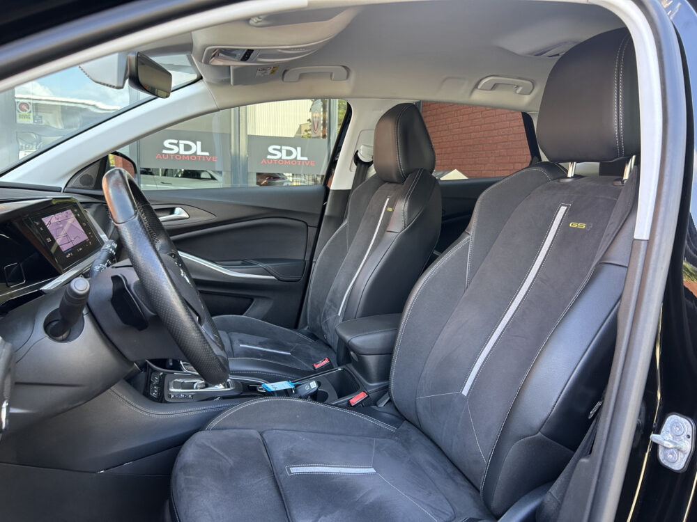 Opel Grandland 1.6 Turbo Plug-In Hybrid GSe // NAVI // ELEK. ACHTERKLEP // CAMERA // ADAPTIVE CRUISE // STOEL + STUUR VERWARMING // 8