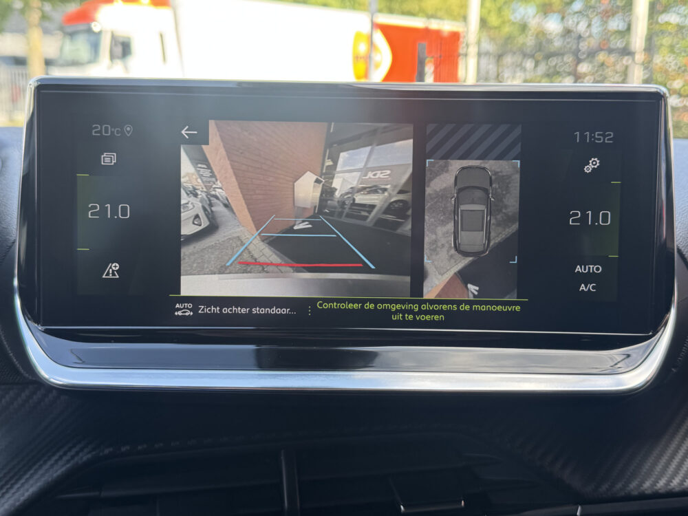 Peugeot 2008 1.2 PureTech GT-Line // D.RIEM VERVANGEN!! // NAVI // CRUISE // CAMERA // STOELVERWARMING // APPLE CARPLAY - ANDROID AUTO // 17