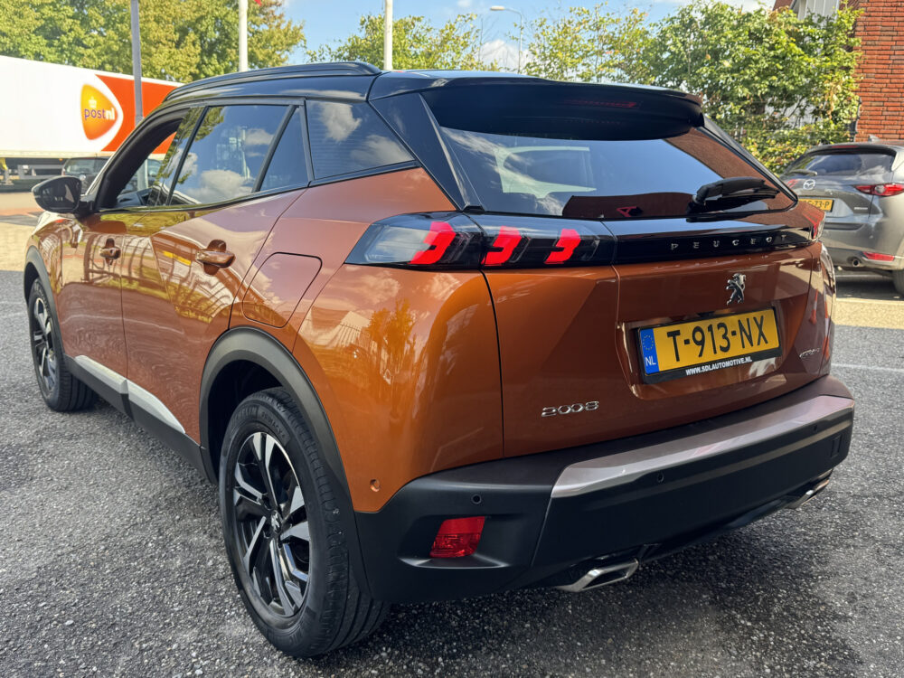Peugeot 2008 1.2 PureTech GT-Line // D.RIEM VERVANGEN!! // NAVI // CRUISE // CAMERA // STOELVERWARMING // APPLE CARPLAY - ANDROID AUTO // 3