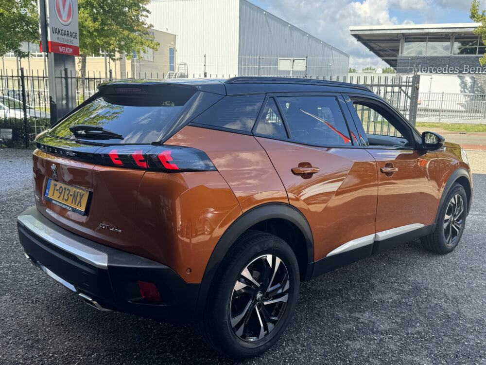 Peugeot 2008 1.2 PureTech GT-Line // D.RIEM VERVANGEN!! // NAVI // CRUISE // CAMERA // STOELVERWARMING // APPLE CARPLAY - ANDROID AUTO // 4
