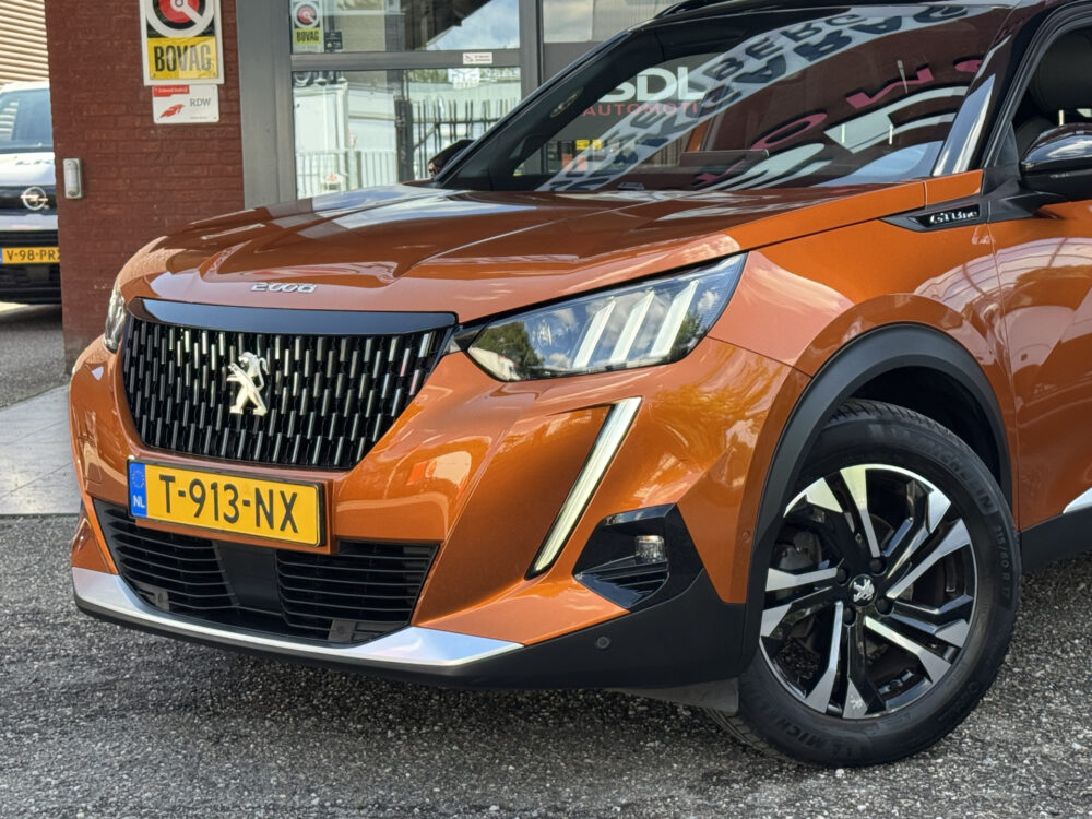 Peugeot 2008 1.2 PureTech GT-Line // D.RIEM VERVANGEN!! // NAVI // CRUISE // CAMERA // STOELVERWARMING // APPLE CARPLAY - ANDROID AUTO // 8