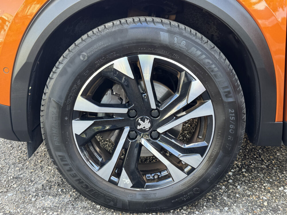 Peugeot 2008 1.2 PureTech GT-Line // D.RIEM VERVANGEN!! // NAVI // CRUISE // CAMERA // STOELVERWARMING // APPLE CARPLAY - ANDROID AUTO // 9