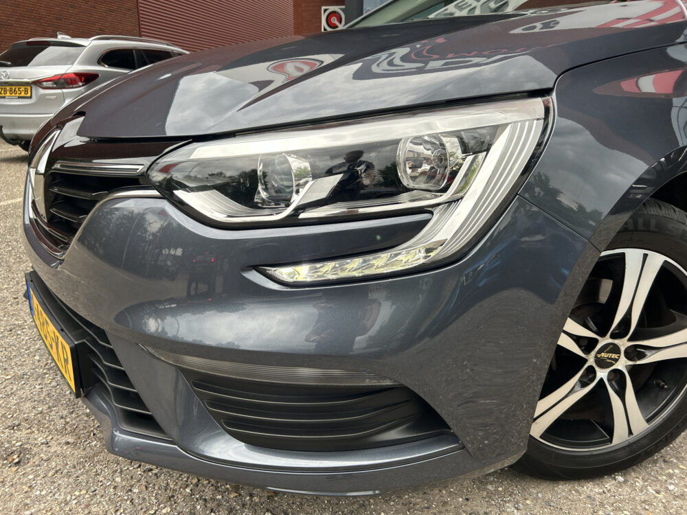 Renault Mégane Estate 1.2 TCe Limited // NAVI // PDC // CRUISE // CLIMA // BLUETOOTH // 26