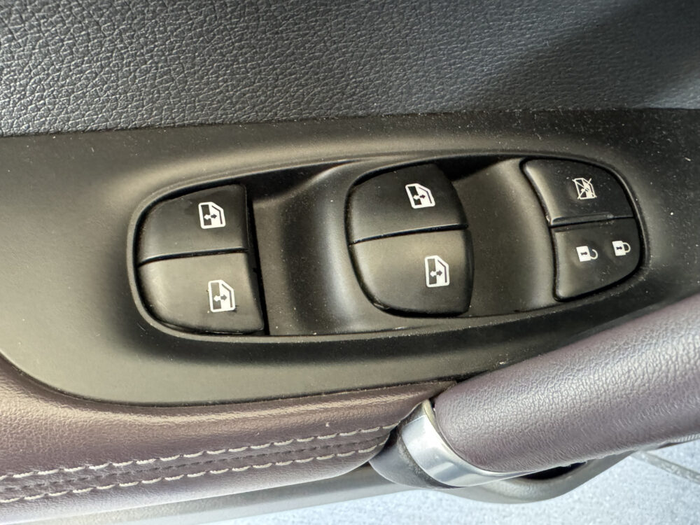 Nissan QASHQAI 1.3 DIG-T Tekna + // BOSE AUDIO // MEMORY SEATS // PANO DAK // LEDEREN BEKLEDING // BLIND SPOT MONITOR // CRUISE // STOELVERWARM 23