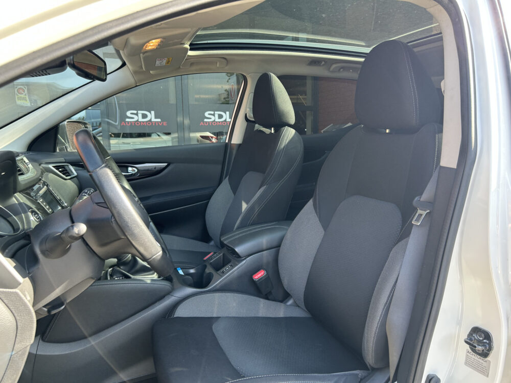 Nissan QASHQAI 1.3 DIG-T Tekna // PANODAK // 360 CAMERA+SENSOREN // STOELVERWARMING // NAVI+CARPLAY // 12