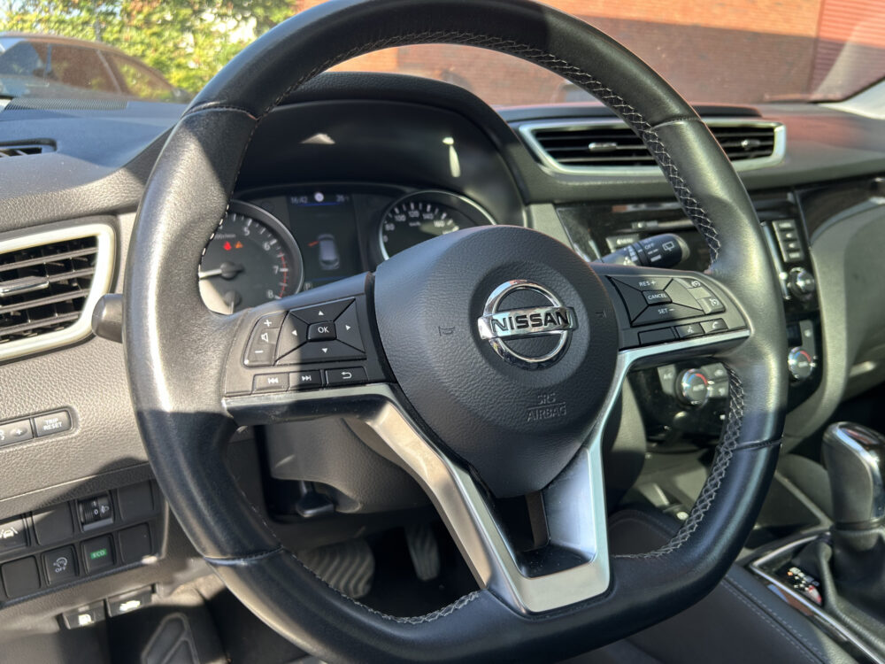 Nissan QASHQAI 1.3 DIG-T Tekna // PANODAK // 360 CAMERA+SENSOREN // STOELVERWARMING // NAVI+CARPLAY // 16