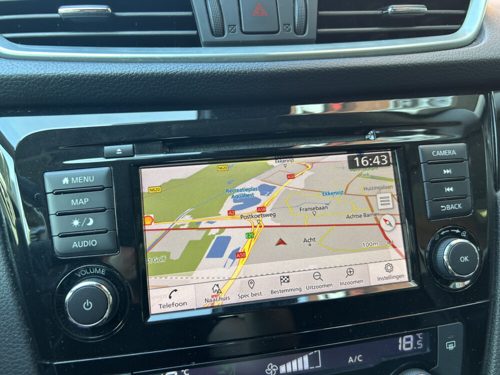 Nissan QASHQAI 1.3 DIG-T Tekna // PANODAK // 360 CAMERA+SENSOREN // STOELVERWARMING // NAVI+CARPLAY // 19