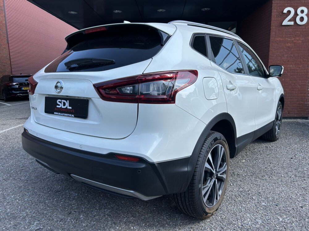 Nissan QASHQAI 1.3 DIG-T Tekna // PANODAK // 360 CAMERA+SENSOREN // STOELVERWARMING // NAVI+CARPLAY // 3