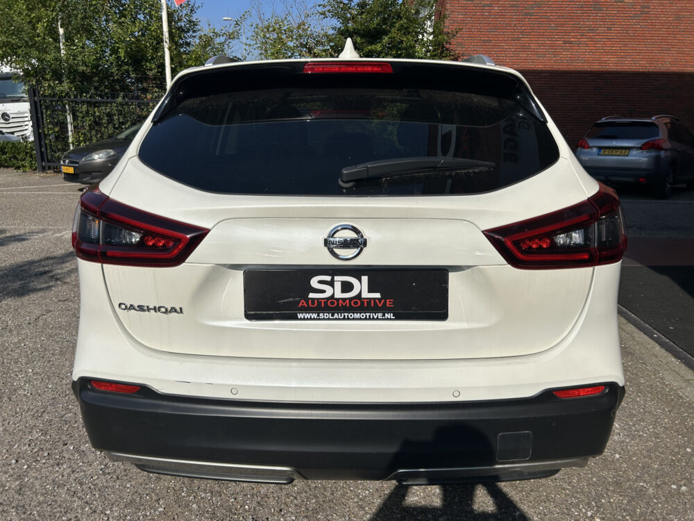 Nissan QASHQAI 1.3 DIG-T Tekna // PANODAK // 360 CAMERA+SENSOREN // STOELVERWARMING // NAVI+CARPLAY // 4