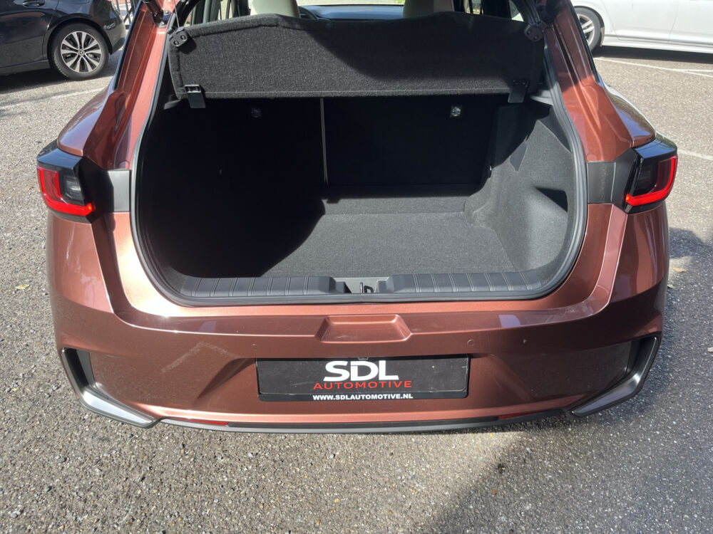 Lexus LBX 1.5 Elegant 2WD // ADAPT. CRUISE // KEYLESS // LEDER // DODEHOEK // CAMERA+SENSOREN // STUUR+STOELVERWARMING // ELEK. ACHTERKLEP 13