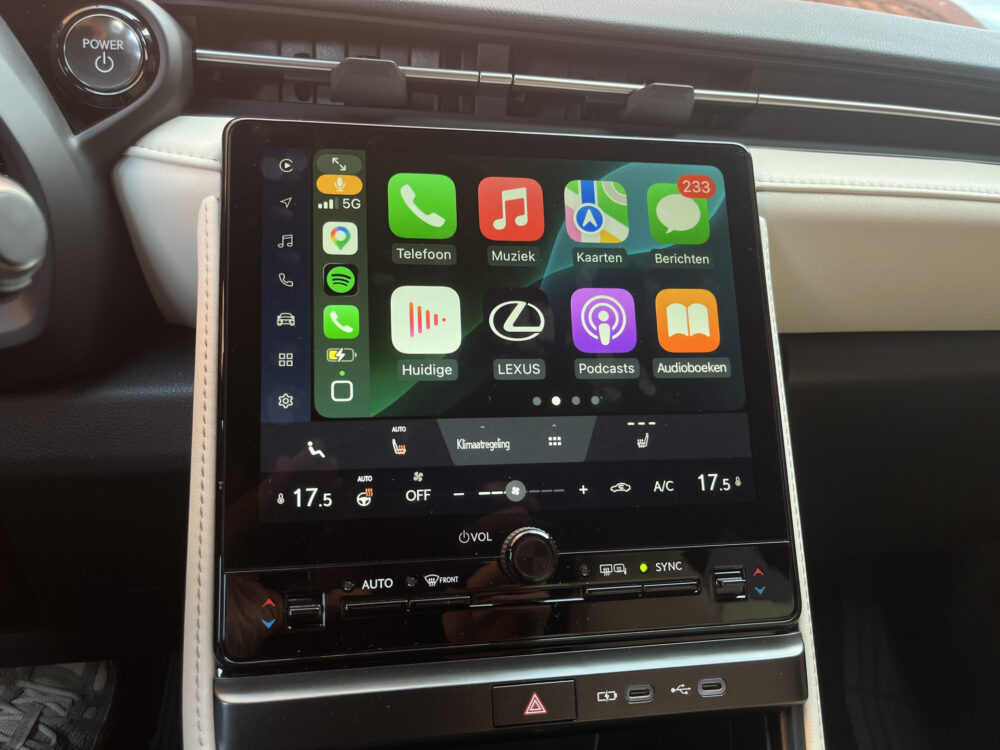 Lexus LBX 1.5 Elegant 2WD // ADAPT. CRUISE // KEYLESS // LEDER // DODEHOEK // CAMERA+SENSOREN // STUUR+STOELVERWARMING // ELEK. ACHTERKLEP 31