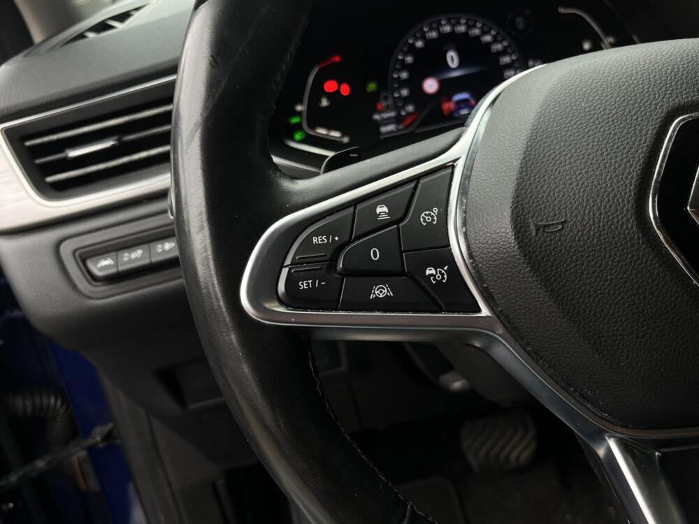 Renault Captur 1.3 TCe 130 Intens // ADAPT. CRUISE // DODEHOEK // KEYLESS // CAMERA+SENSOREN // NAVI+CARPLAY // 22