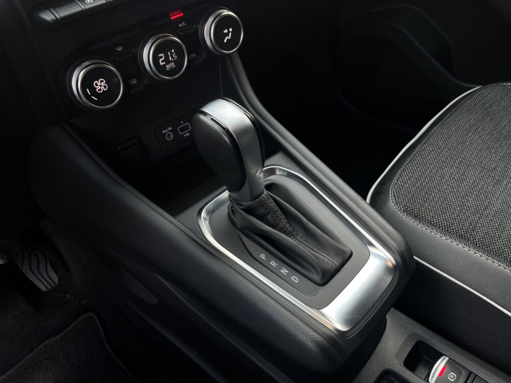 Renault Captur 1.3 TCe 130 Intens // ADAPT. CRUISE // DODEHOEK // KEYLESS // CAMERA+SENSOREN // NAVI+CARPLAY // 24