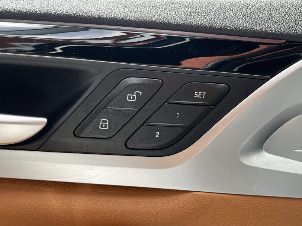 BMW iX3 High Executive 80 kWh M Sport // SOH 100% // SCHUIF-KANTELDAK // LEDER+ELEK. STOELEN // ELEK. KLEP// ADAPT. CRUISE // CAMERA 12