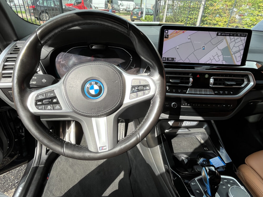 BMW iX3 High Executive 80 kWh M Sport // SOH 100% // SCHUIF-KANTELDAK // LEDER+ELEK. STOELEN // ELEK. KLEP// ADAPT. CRUISE // CAMERA 15