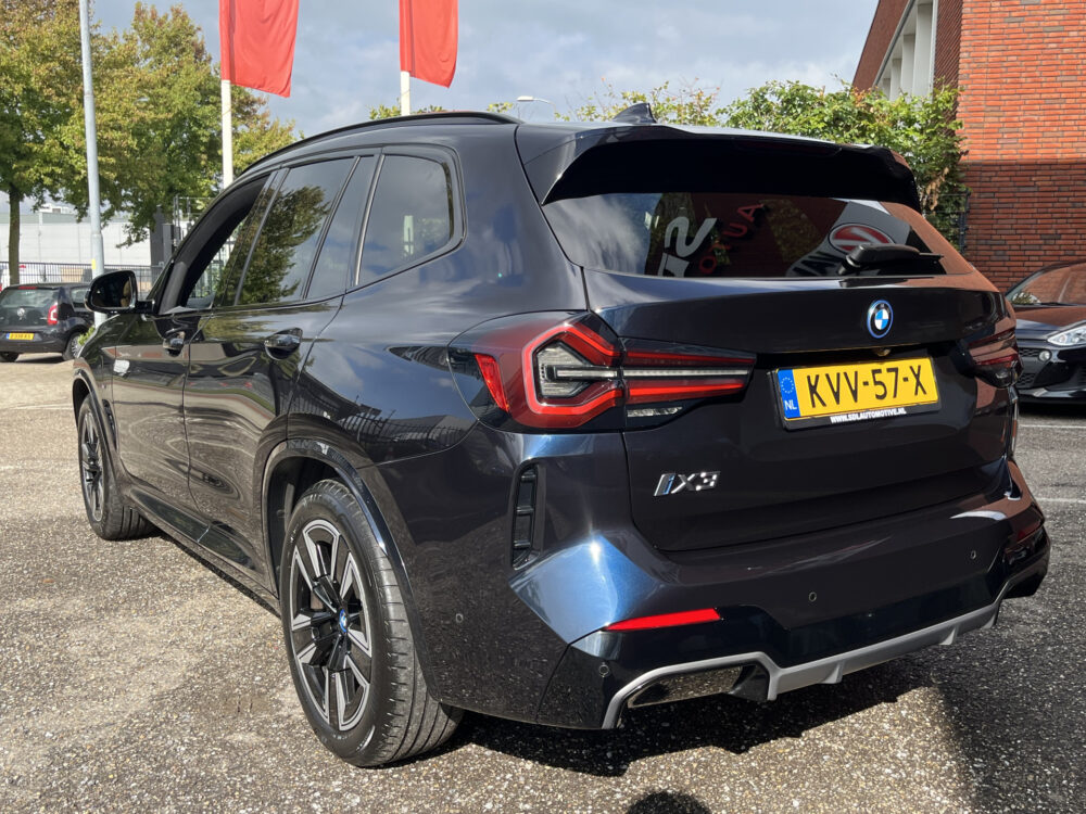 BMW iX3 High Executive 80 kWh M Sport // SOH 100% // SCHUIF-KANTELDAK // LEDER+ELEK. STOELEN // ELEK. KLEP// ADAPT. CRUISE // CAMERA 3