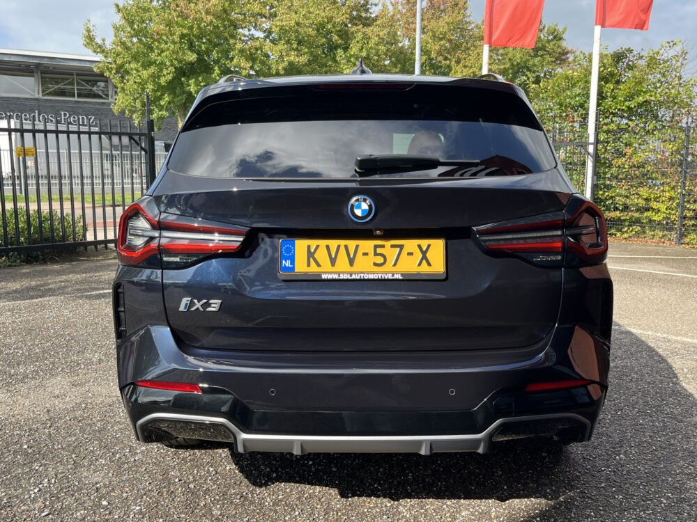 BMW iX3 High Executive 80 kWh M Sport // SOH 100% // SCHUIF-KANTELDAK // LEDER+ELEK. STOELEN // ELEK. KLEP// ADAPT. CRUISE // CAMERA 5
