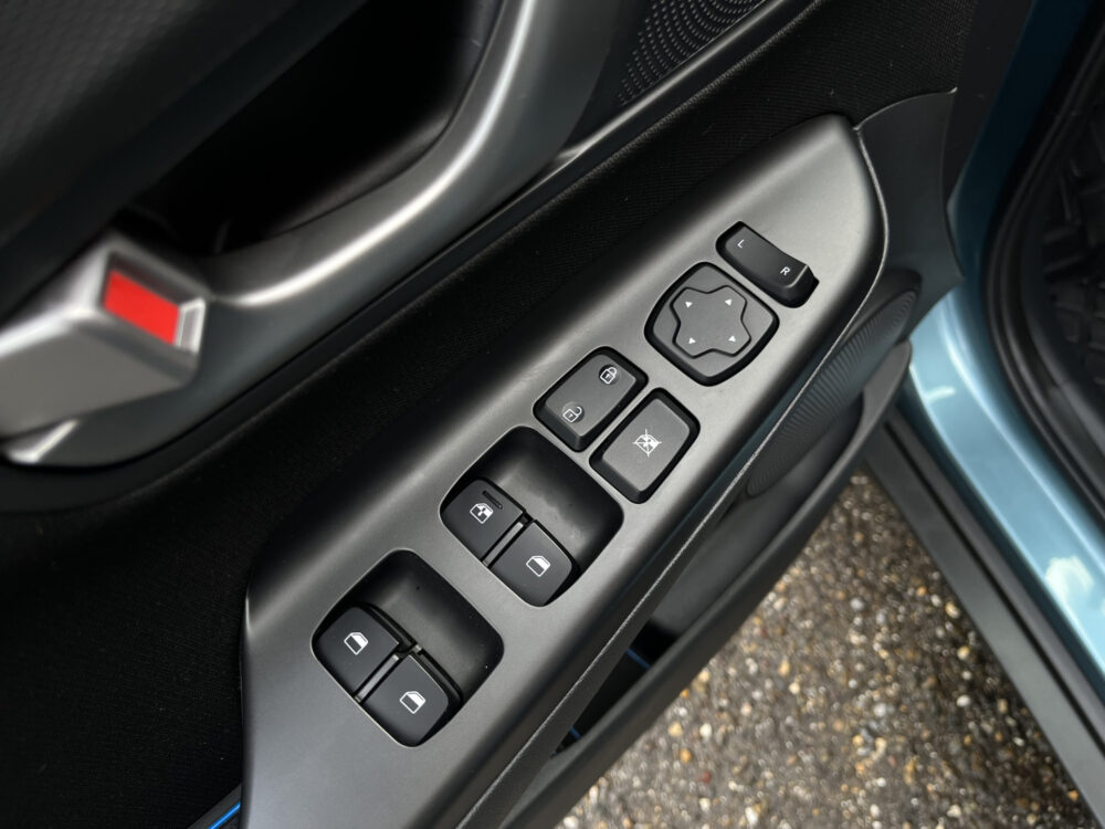 Hyundai KONA 1.0 T-GDI Comfort 1e EIGENAAR // CRUISE // CAMERA+SENSOREN // CLIMA // APPLE-ANDOID AUTO // 18