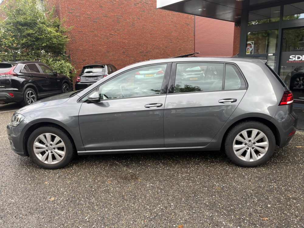 Volkswagen Golf 1.0 TSI Comfortline // SCHUIF-KANTELDAK // ADAPTIEVE CRUISE // LED // CLIMA // NAVI+CARPLAY // PDC V+A // 2