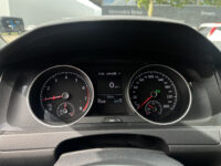 Volkswagen Golf 1.0 TSI Comfortline // SCHUIF-KANTELDAK // ADAPTIEVE CRUISE // LED // CLIMA // NAVI+CARPLAY // PDC V+A // 35