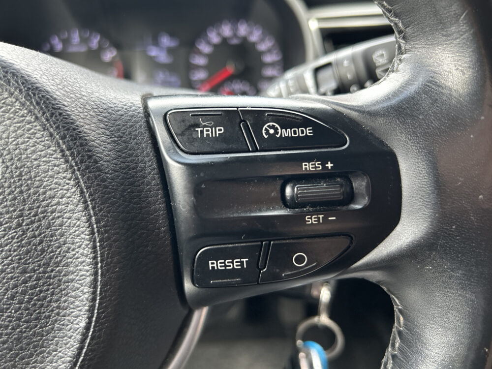 Kia Rio 1.2 CVVT DynamicLine // LED // NAVI + CARPLAY // CLIMA // CAMERA // CRUISE // DAB 10