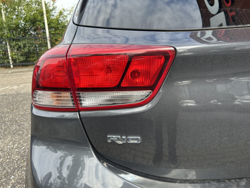 Kia Rio 1.2 CVVT DynamicLine // LED // NAVI + CARPLAY // CLIMA // CAMERA // CRUISE // DAB 28
