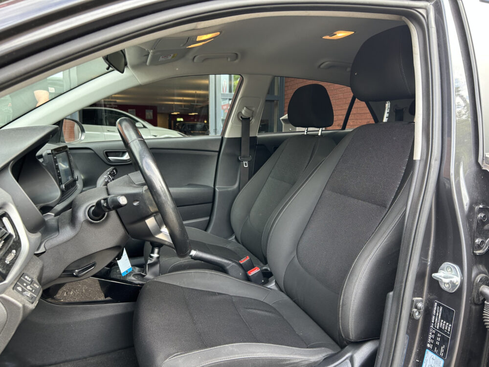 Kia Rio 1.2 CVVT DynamicLine // LED // NAVI + CARPLAY // CLIMA // CAMERA // CRUISE // DAB 8