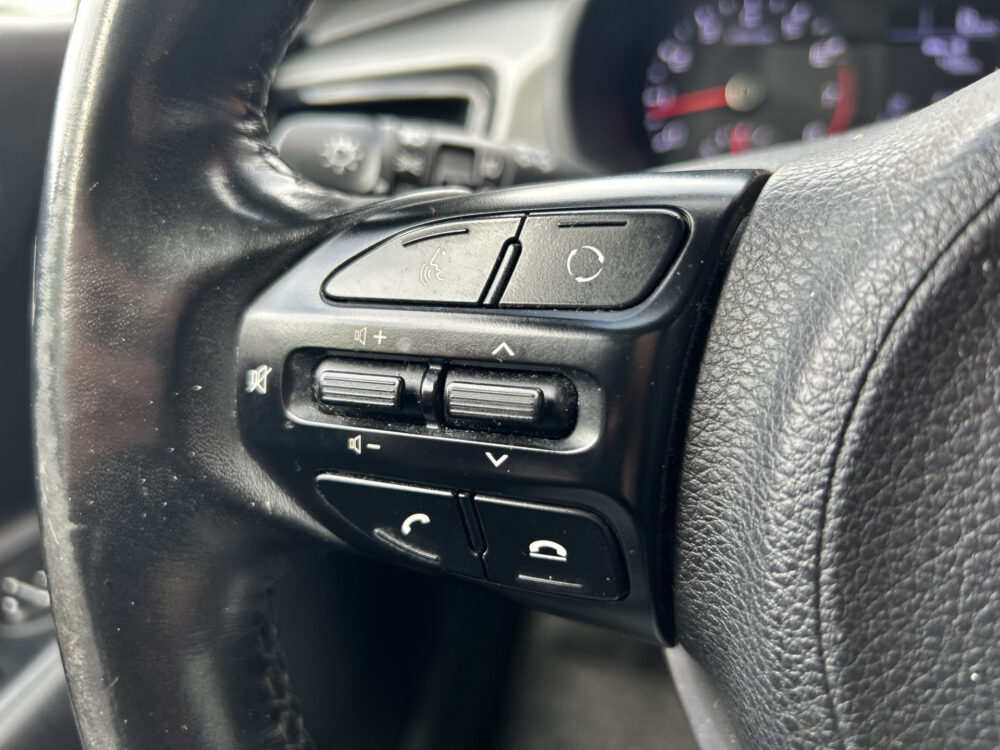 Kia Rio 1.2 CVVT DynamicLine // LED // NAVI + CARPLAY // CLIMA // CAMERA // CRUISE // DAB 9