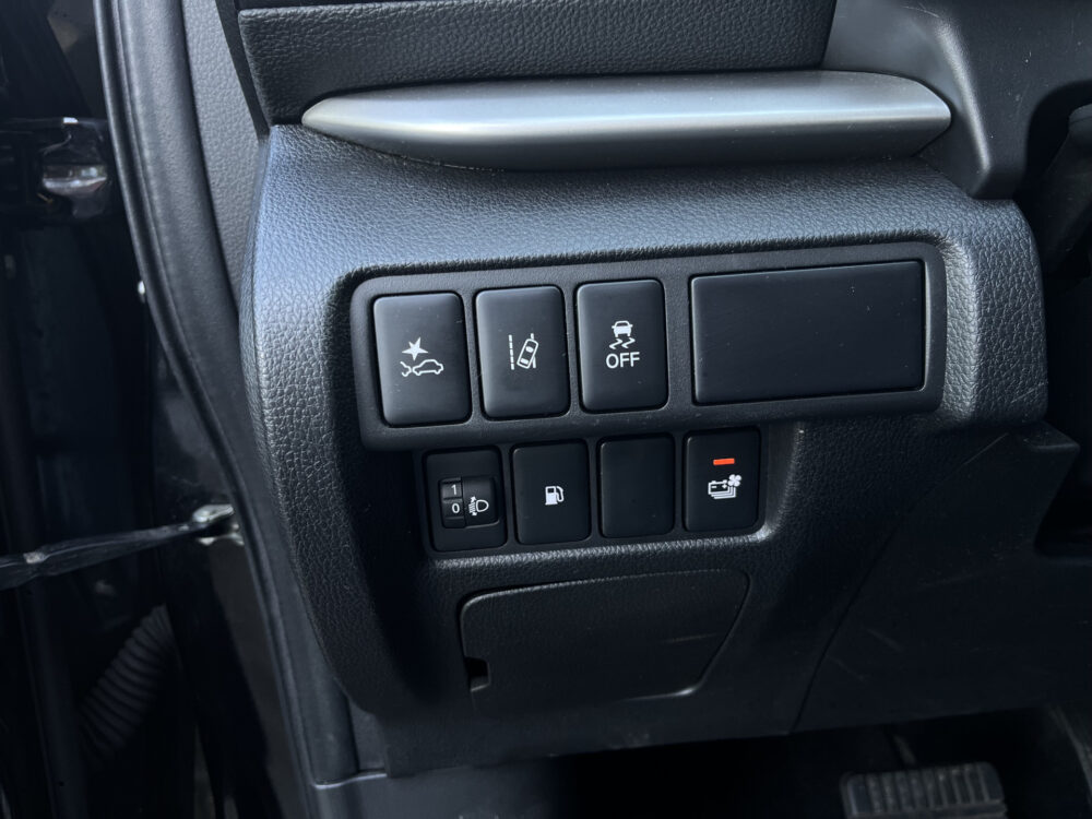Mitsubishi Eclipse Cross 2.4 PHEV Intense // KEYLESS // CAMERA // CRUISE // APPLE-ANDROID AUTO // STOELVERWARMING // 21