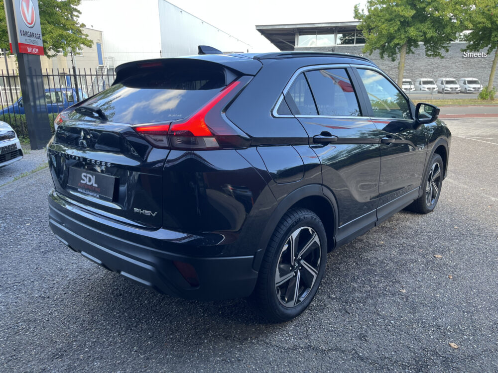 Mitsubishi Eclipse Cross 2.4 PHEV Intense // KEYLESS // CAMERA // CRUISE // APPLE-ANDROID AUTO // STOELVERWARMING // 7