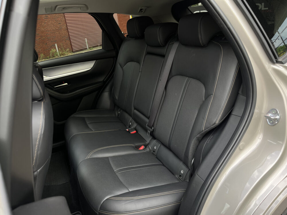Mazda CX-60 2.5 e-SkyActiv PHEV Homura 4 OPTION PACKS // FAB. Garantie tot 13-12-2028 // FULL OPTIONS // PANODAK // ELEK.KLEP // ADAPT. CRUI 21