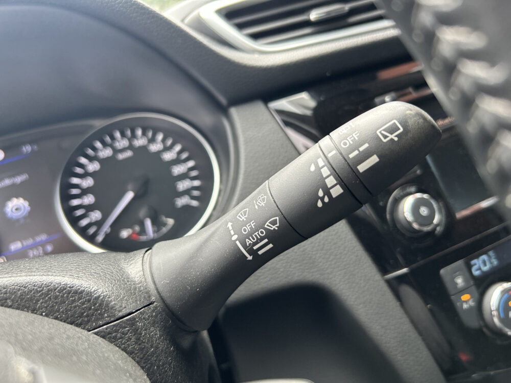 Nissan QASHQAI 1.3 DIG-T N-Connecta 160 PK!! // PANO-DAK // NAVI + CARPLAY // CAMERA // PDC V+A // STOELVERWARMING 12